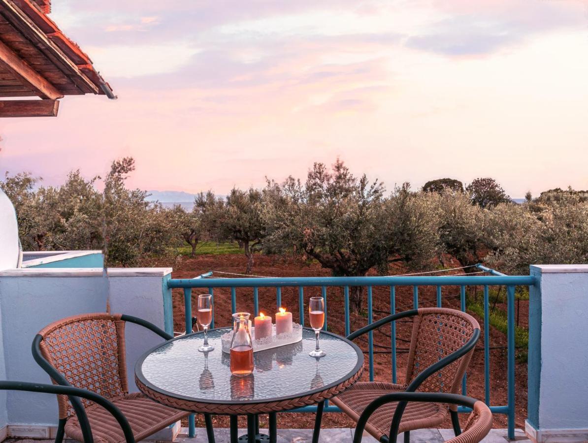 Secret Summer Havens - Perfectly Secluded Getaways Vasilítsion Екстериор снимка