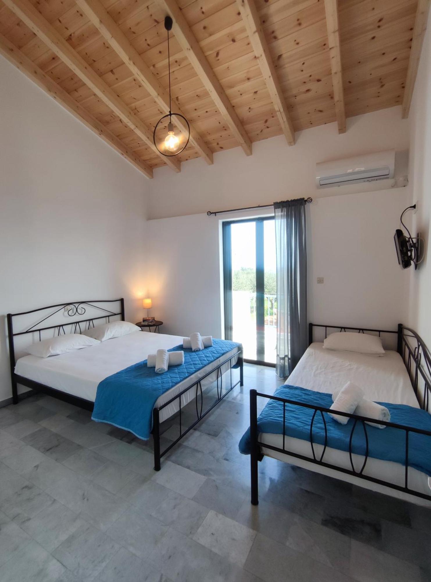 Secret Summer Havens - Perfectly Secluded Getaways Vasilítsion Екстериор снимка