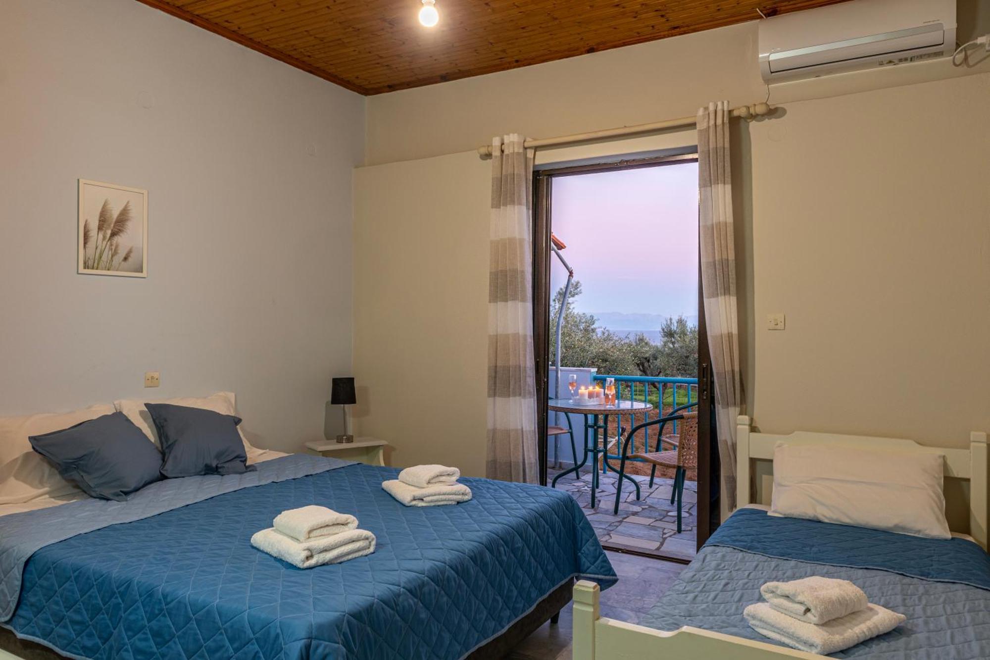 Secret Summer Havens - Perfectly Secluded Getaways Vasilítsion Екстериор снимка
